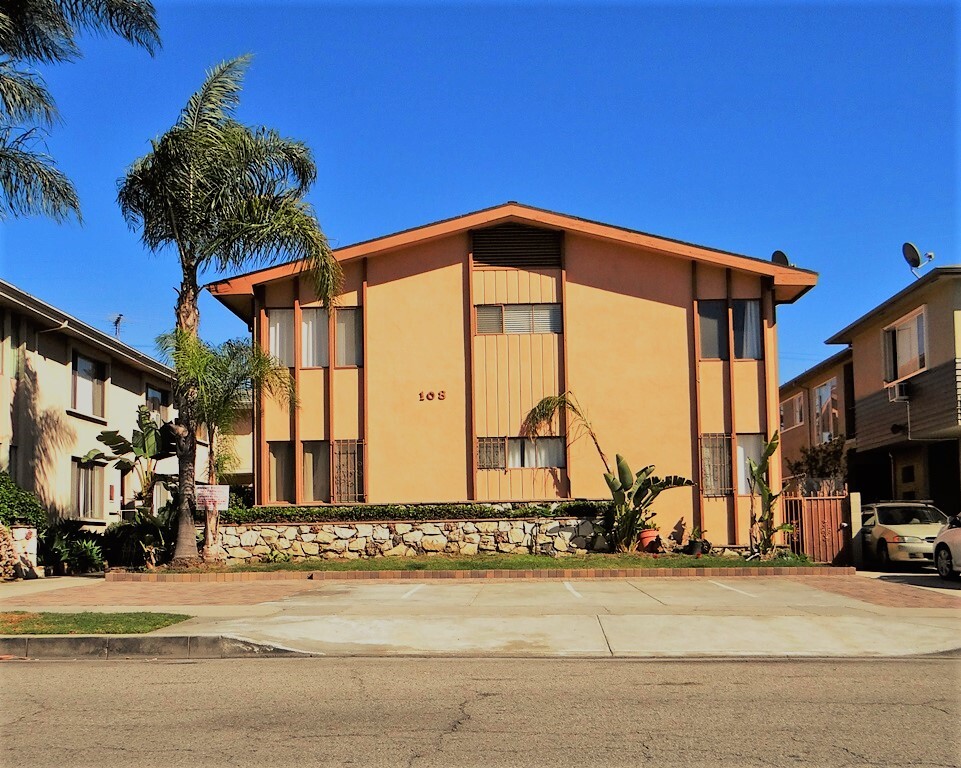 Foto principal - 108 N Hayworth Ave