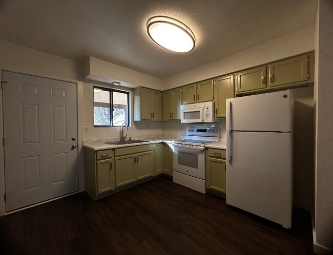 Building Photo - 3184 N Corrine Dr