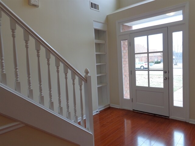 Building Photo - 346 Ericson Road North