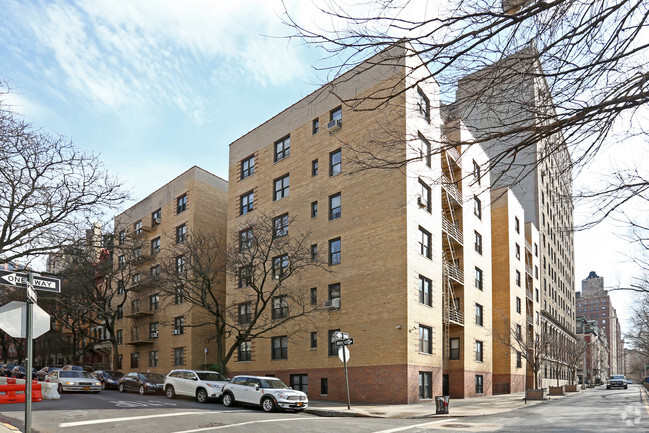 Building Photo - 345 Riverside Dr