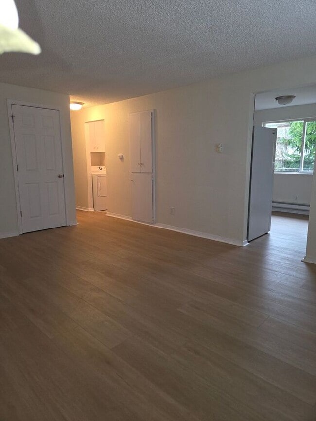 Building Photo - Exceptional North End 2 Bedroom Duplex!