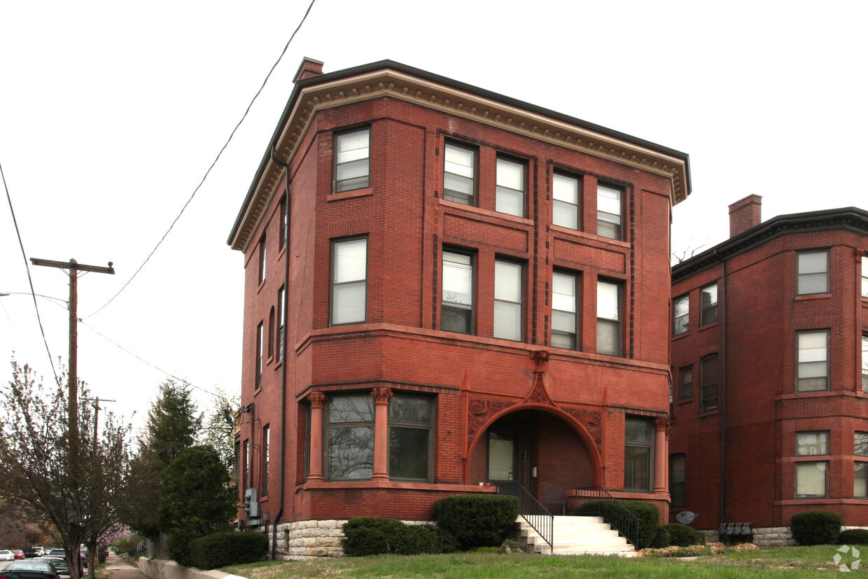 Building Photo - 531 W Ormsby Ave
