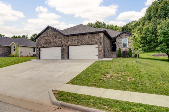 Building Photo - 1421 S Atlas Ct