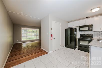 Building Photo - 615 Camrose Dr