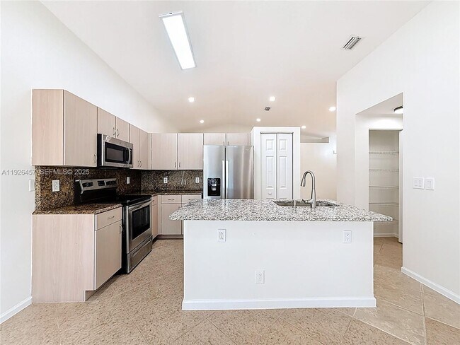 Foto del edificio - 17738 SW 20th St