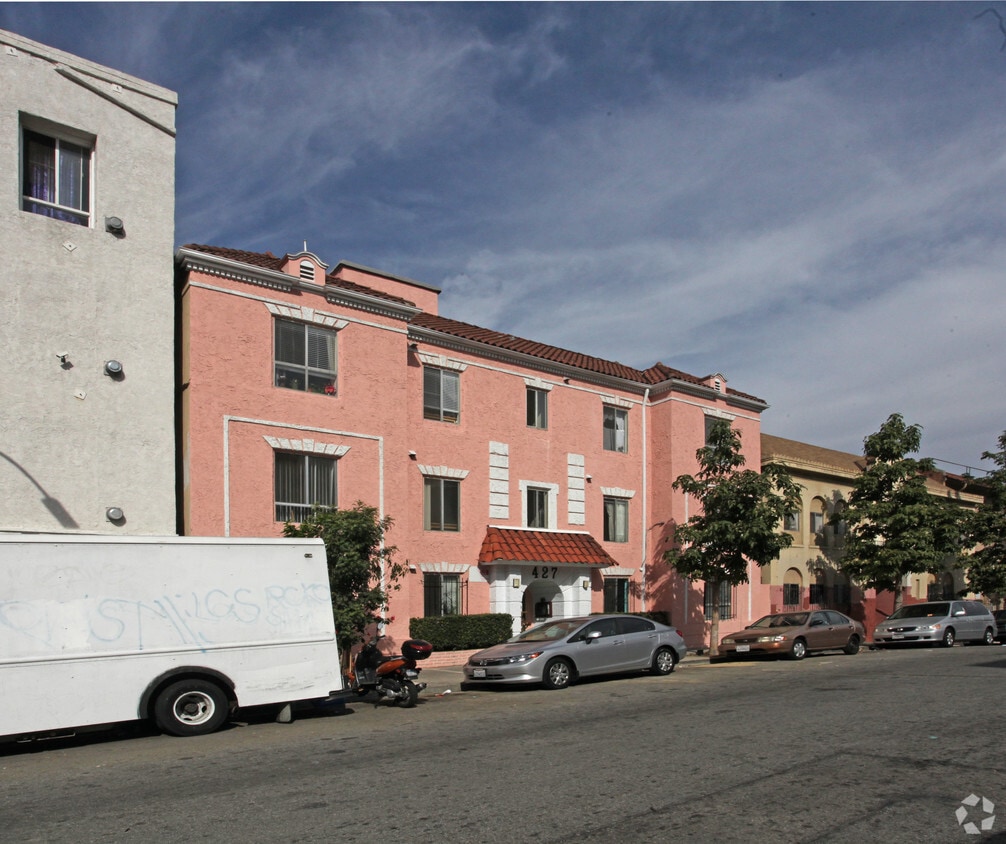 Building Photo - 427-429 Union Dr