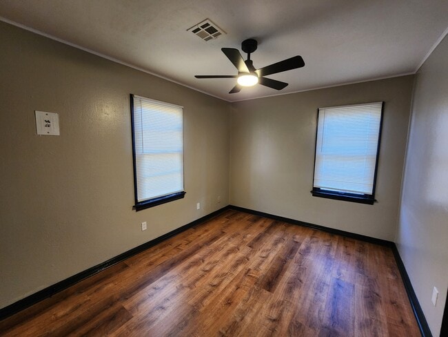 Foto del edificio - 3117 SW 37th St