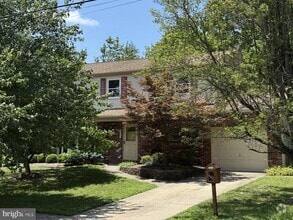 Building Photo - 444 Suffolk Dr