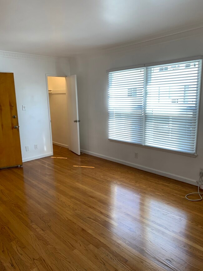 Foto del edificio - 1234 N Harper Ave