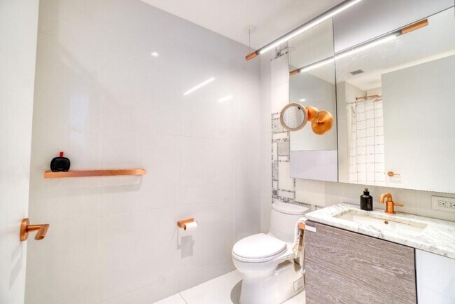 Foto del edificio - 1 bedroom in Brooklyn NY 11201