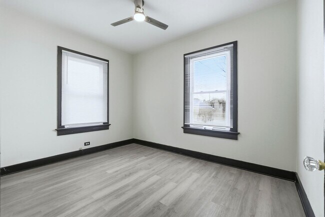 Building Photo - 2406 Miner St