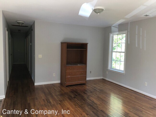 Building Photo - 4 br, 2 bath House - 4417 Hawthorne Avenue