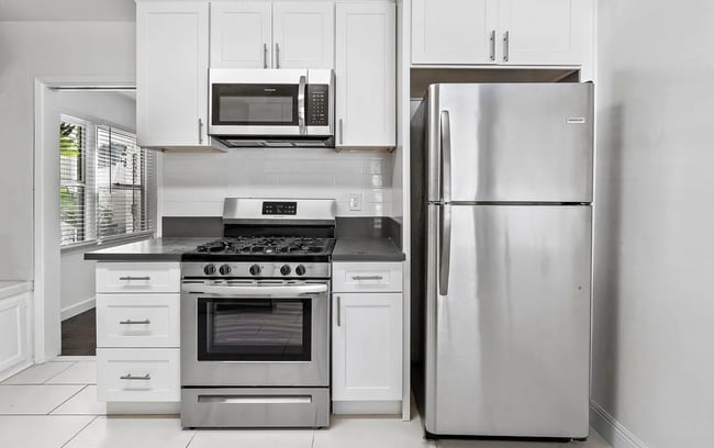 Building Photo - 5427 Kinston Ave