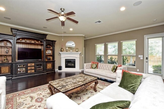 Building Photo - 18113 Lipan Apache Cove