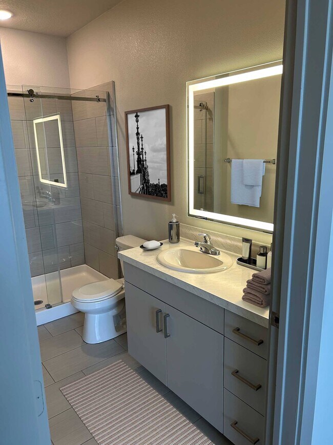 Foto del edificio - Madison Pointe Apartments