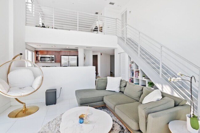 Foto del edificio - 7728 Collins Ave