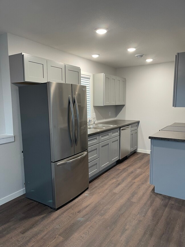 Building Photo - 138 Erin Ct