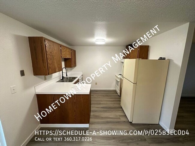 Building Photo - 3433 Eagle Dr NE