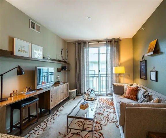 Foto del edificio - 305 River Fern Ave
