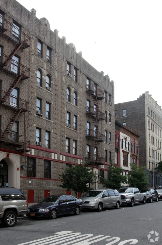 Building Photo - 551-553 W 187th St