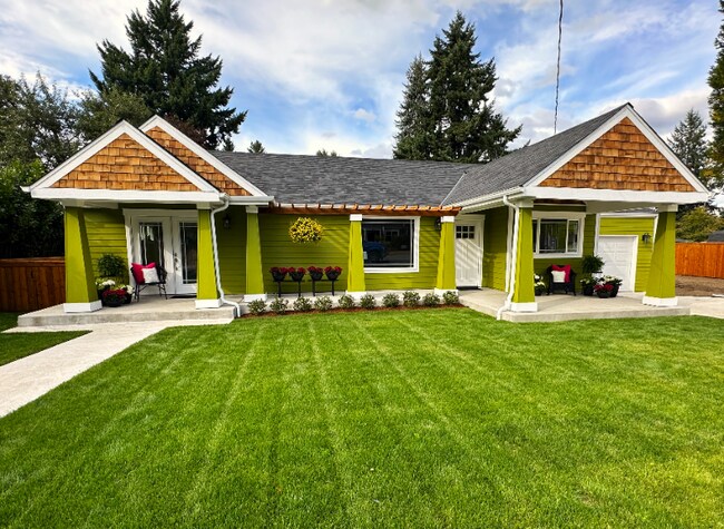 Foto del edificio - 4502 15th Ave SE