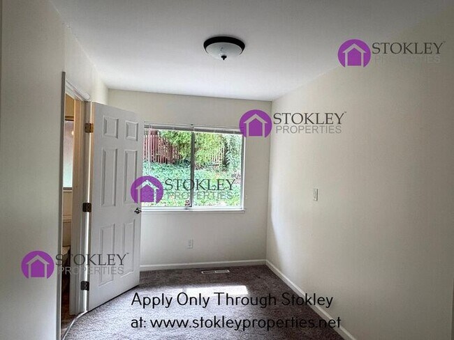 Building Photo - 1067 Ridge Park Dr