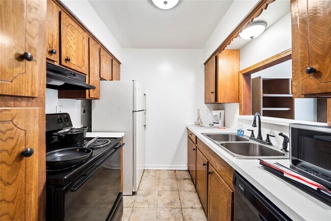 Building Photo - 1710 Indiana St