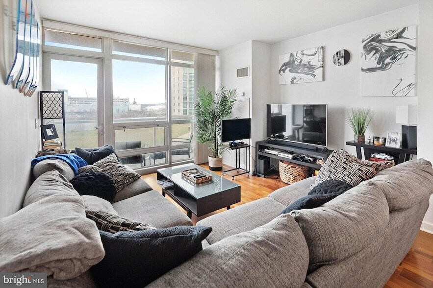 Foto principal - 901 N Penn St