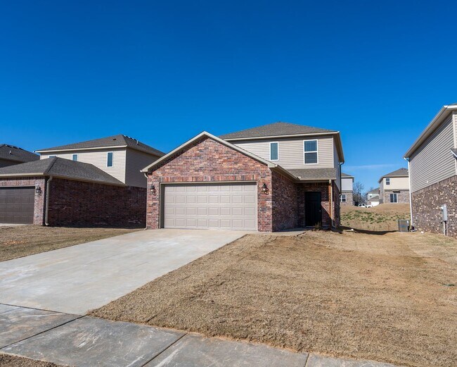 Building Photo - Pre-Leasing Now! Make This Charming 3-Bedroom, 2.5-Bath Home in Farmington Yours!