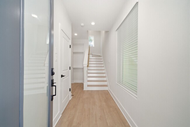Foto del edificio - 1404 Cedar Post Ln