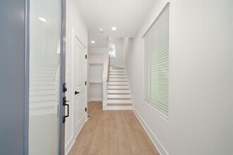 Building Photo - 1402 Cedar Post Ln