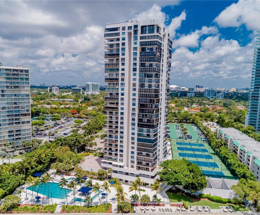 Foto principal - 2333 Brickell Ave