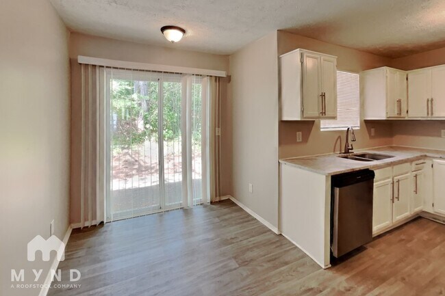 Foto del edificio - 5531 Downs Way