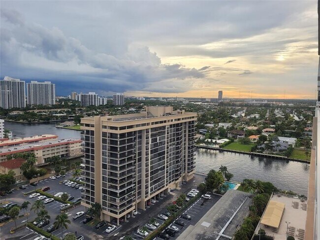 Building Photo - 1985 S Ocean Dr