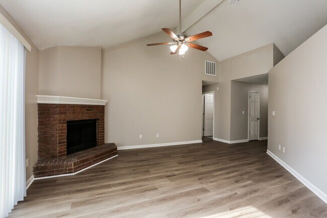 Foto del edificio - 359 Tait Rd