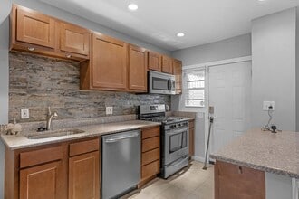 Building Photo - 111 Upmanor Rd