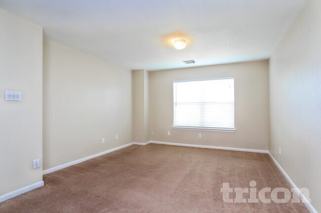 Foto del edificio - 3643 Fuller Bluff Dr