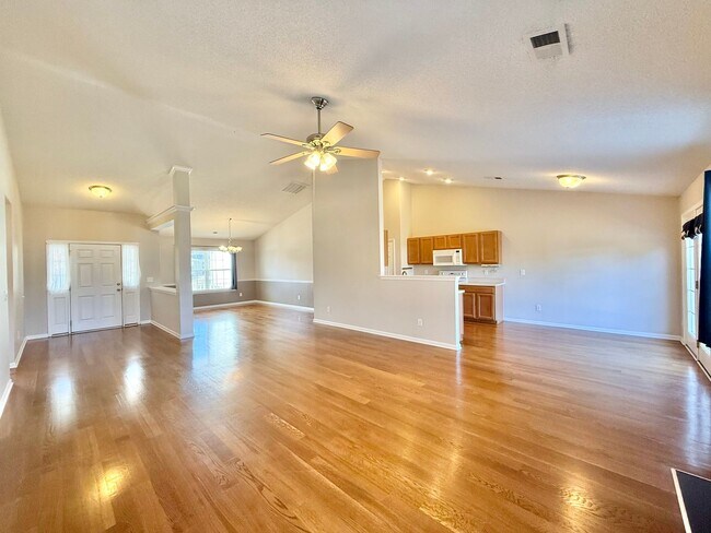 Foto del edificio - Charming 3BD, 2BA Fuquay-Varina Home with ...