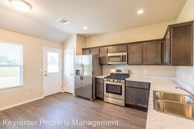 Foto del edificio - 3 br, 2 bath House - 7521 E 157th Pl S