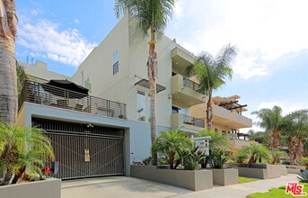 Building Photo - 11851 Laurelwood Dr
