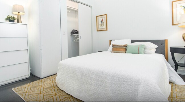 Foto del edificio - 5046 N Broadway