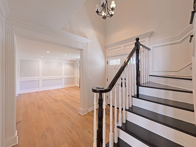 Building Photo - 5463 Katherine