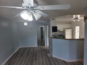 Building Photo - 679 Frobisher Crt