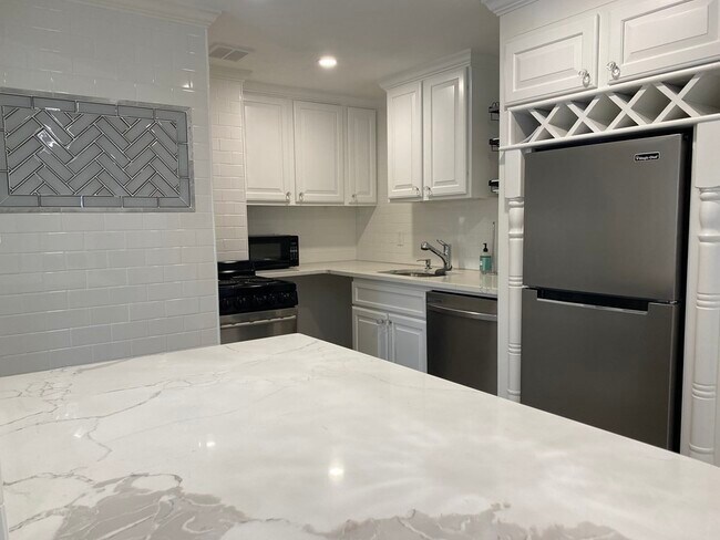 Foto del edificio - 210 Hillside Ave