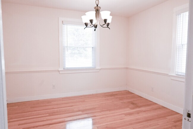 Building Photo - 6013 Patterson Ave