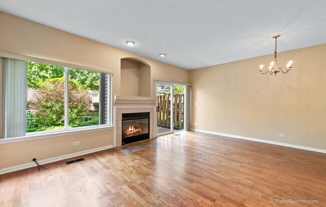 Building Photo - 1074 Park Hill Cir