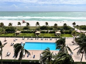 Building Photo - 2625 Collins Ave