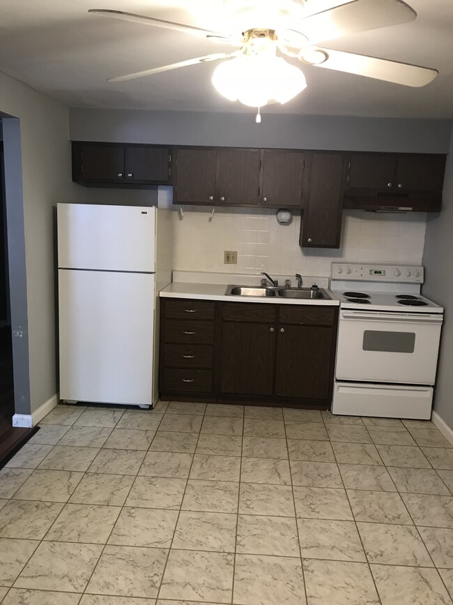 Building Photo - 2126 Linnus Drive