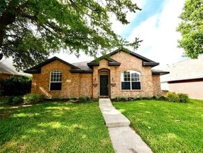Building Photo - 4502 Highlands Dr