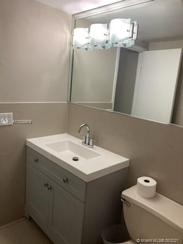 Building Photo - 301 Golden Isles Dr